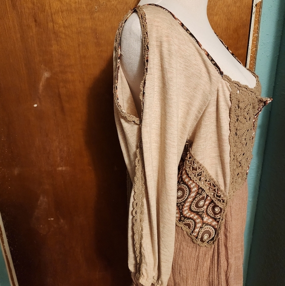 BKE Gimmicks Open Back Shirt - Picture 7 of 12